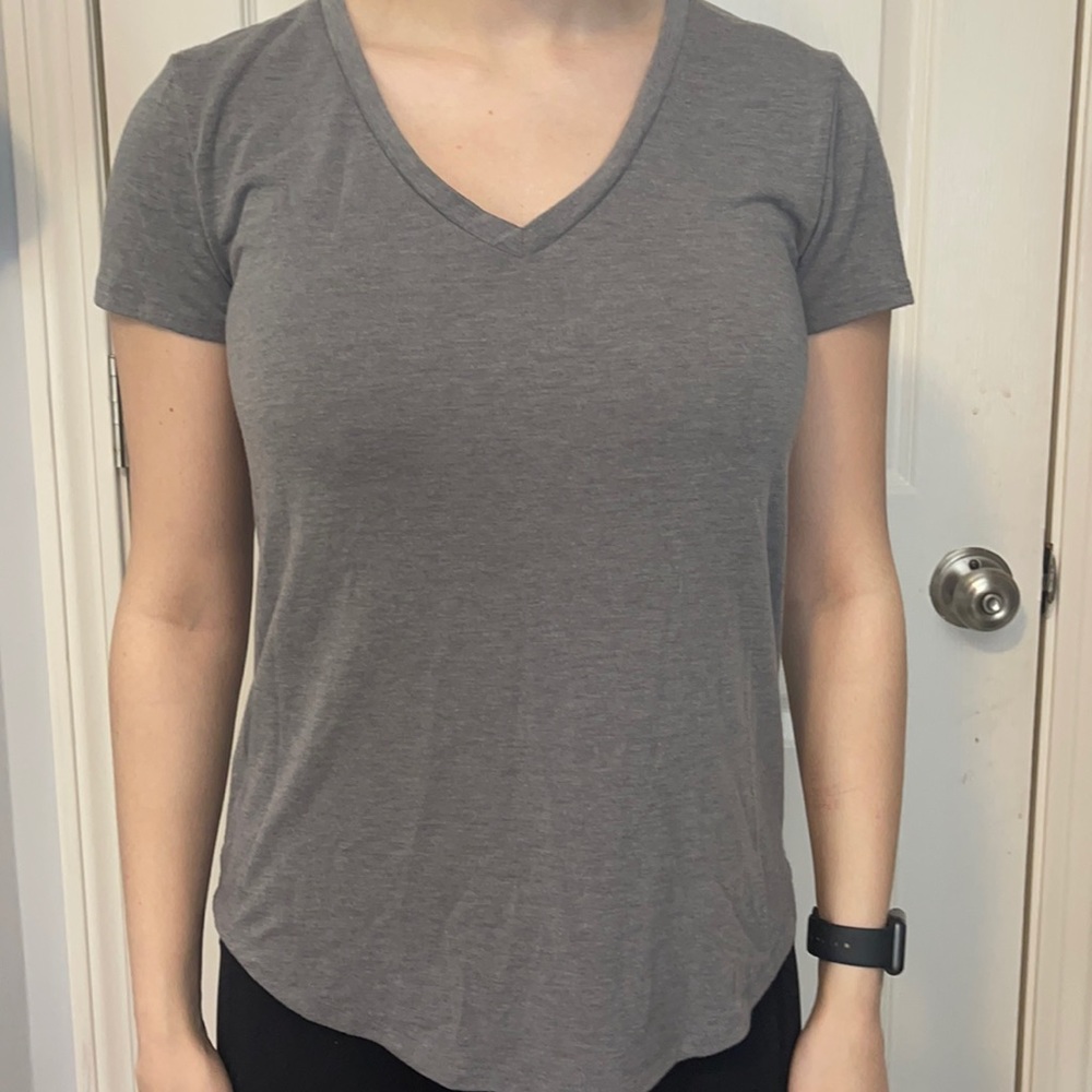 AERO VNECK